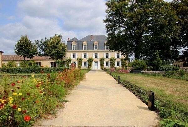 Chateau Guiraud 'G' Bordeaux Blanc 2022 - Image 2